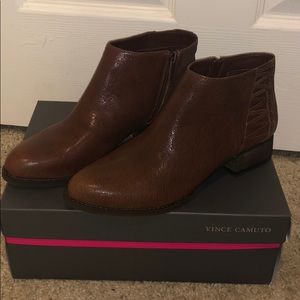 Vince Camuto Brown boots size: 8.5 Brand new